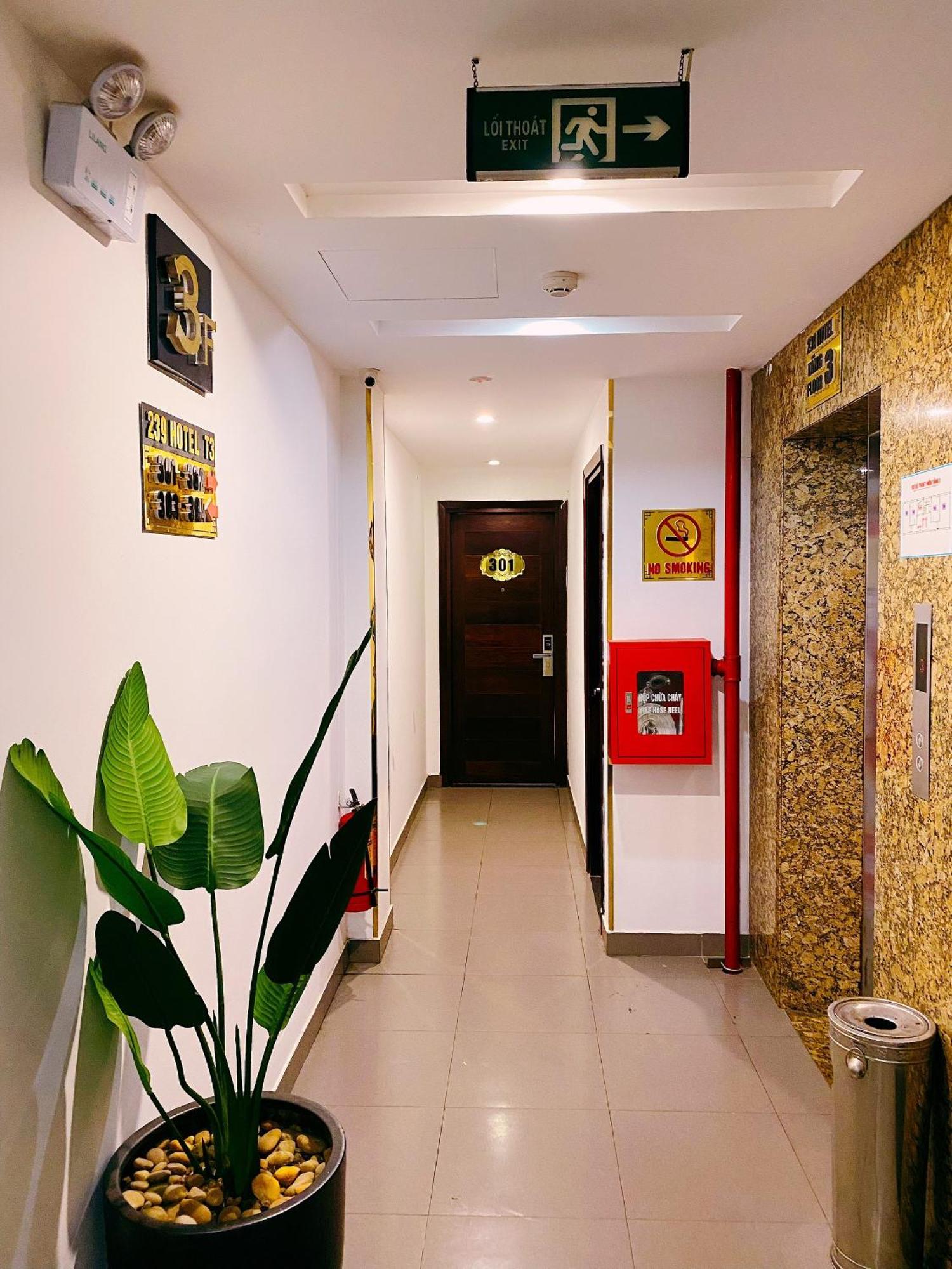 Hotel Khach San 239 Hanoi Esterno foto