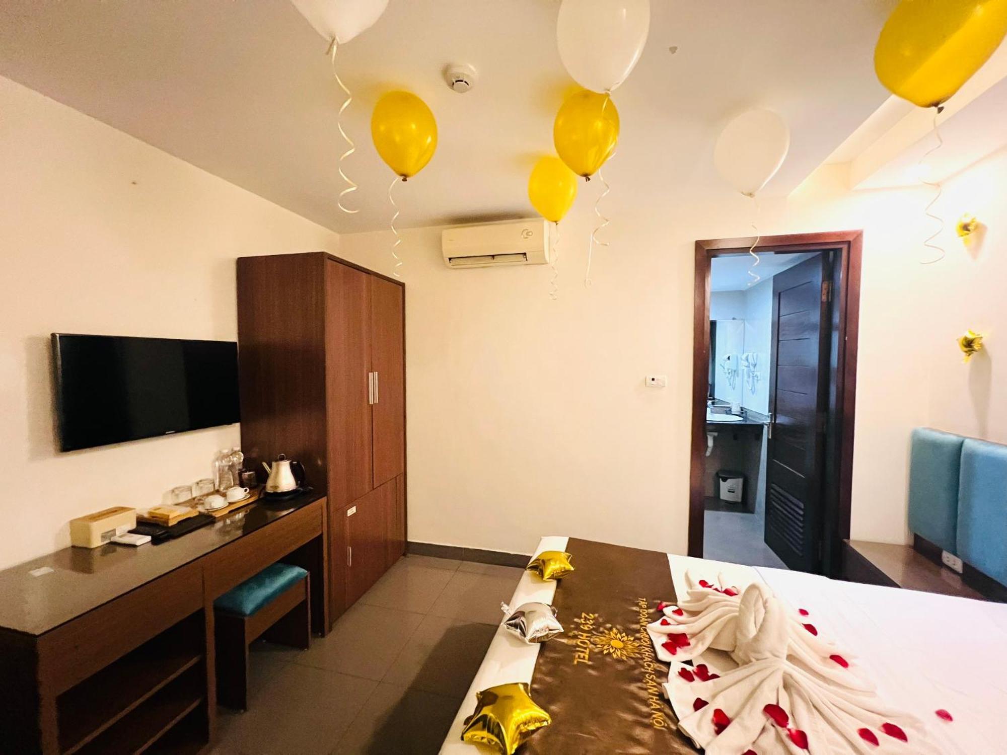 Hotel Khach San 239 Hanoi Esterno foto