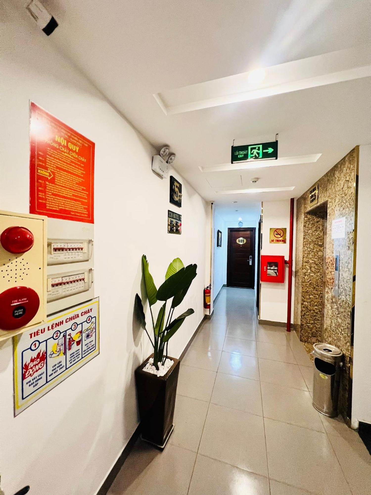 Hotel Khach San 239 Hanoi Esterno foto