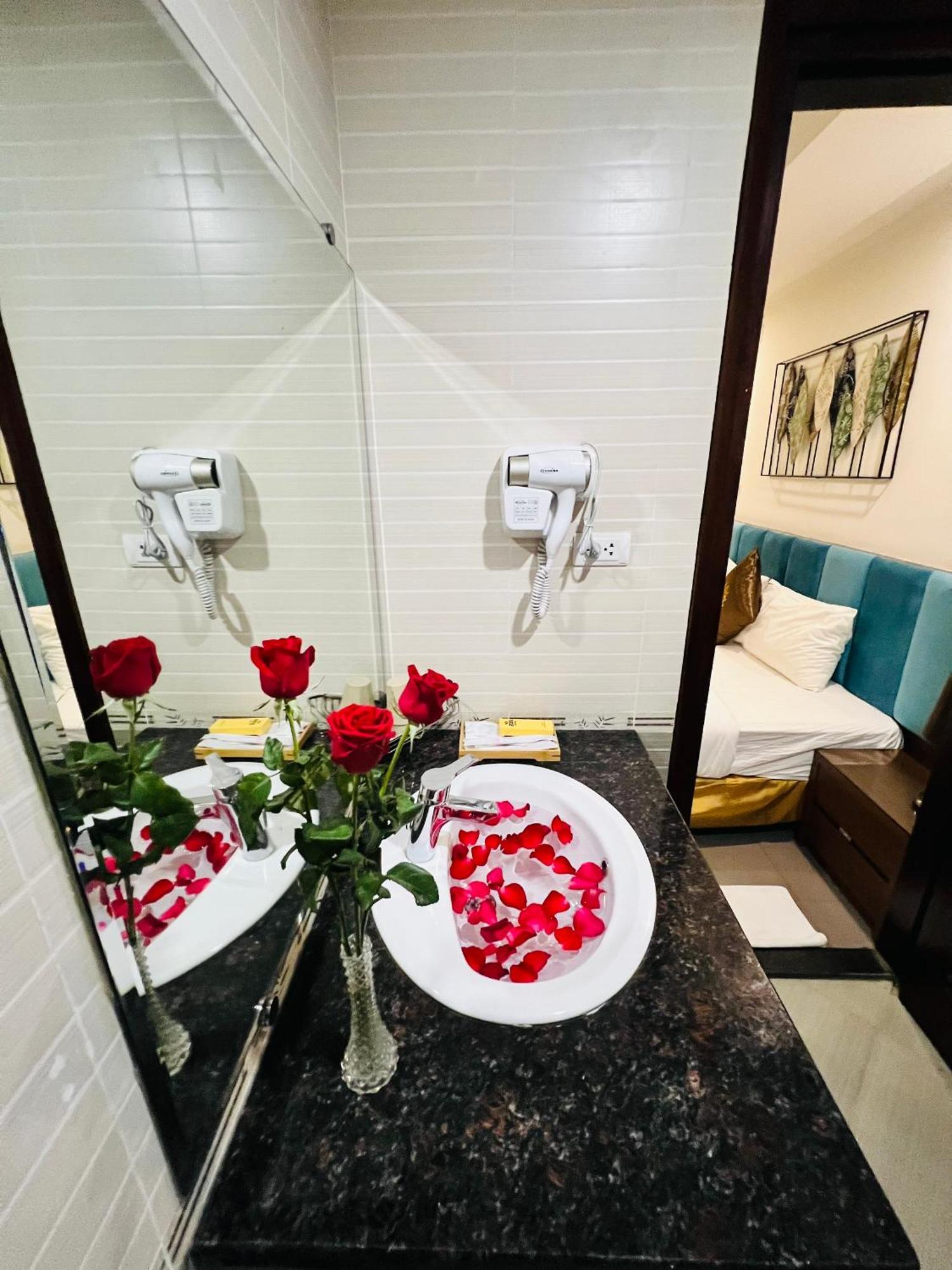 Hotel Khach San 239 Hanoi Esterno foto